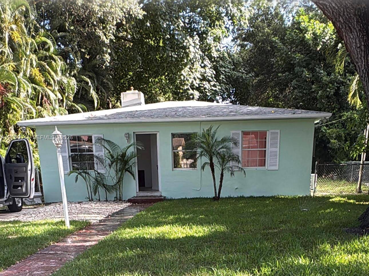 475 NE 164th StMiami - picture