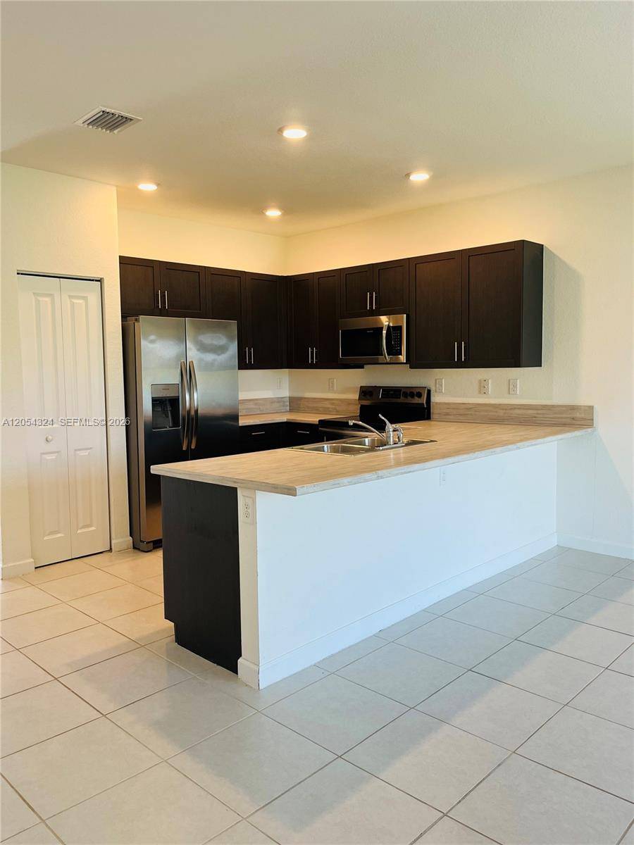 10124 SW 228th TerMiami - picture